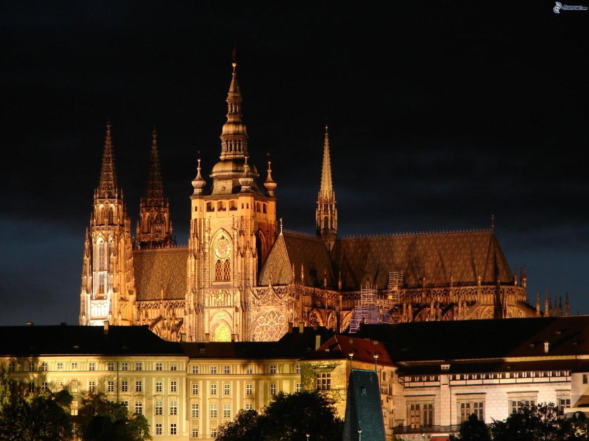 Aparthotel The Bookhouse, 5-bedroom By Castle Praha